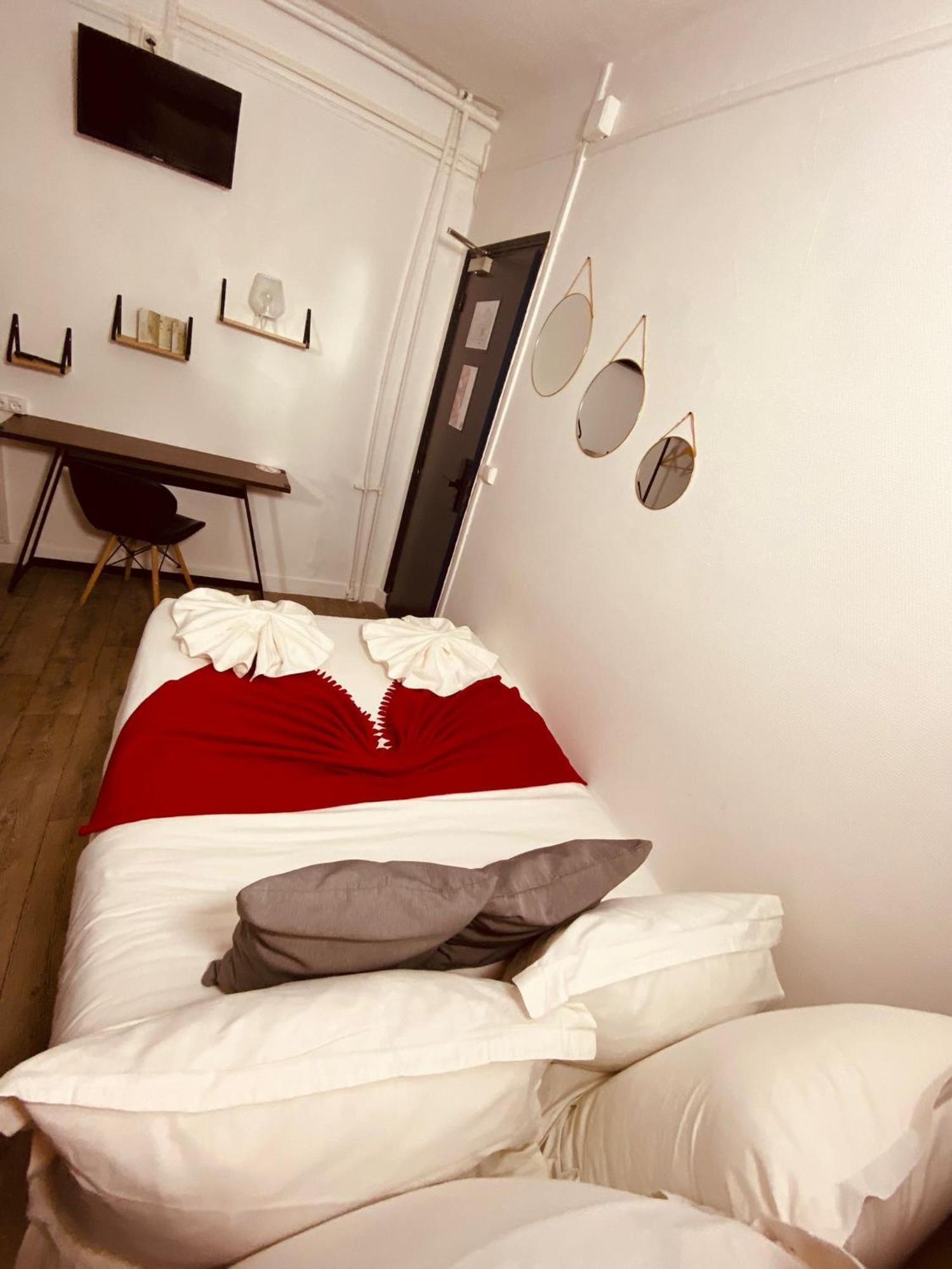 Hotel Louvain Paris Phòng bức ảnh